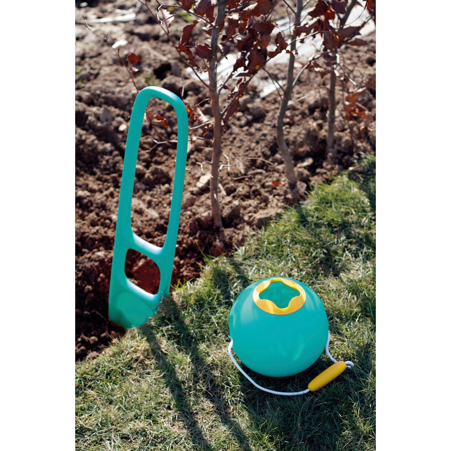 Quut Ballo – No Spill Bucket “Lagoon”