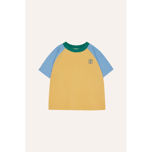 Camiseta Raglán – The Campamento