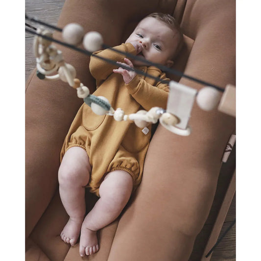 Pelele Orgánico “Soft Touch Curry” North Baby
