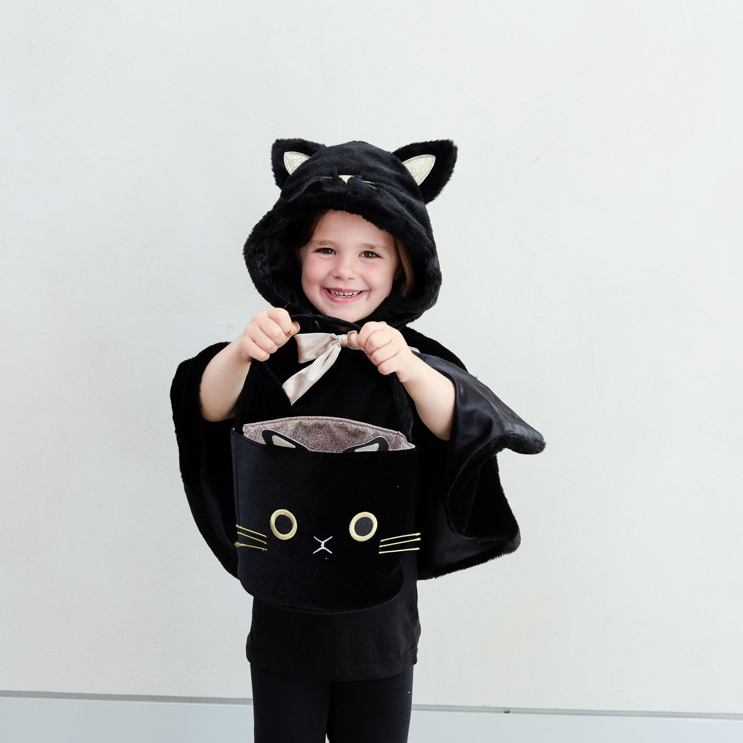 Capa Black Cat | Mimi & Lula