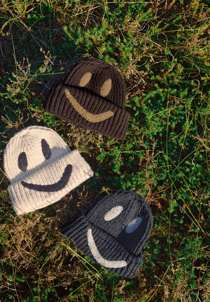 Gorro Smiley Brown – Molo