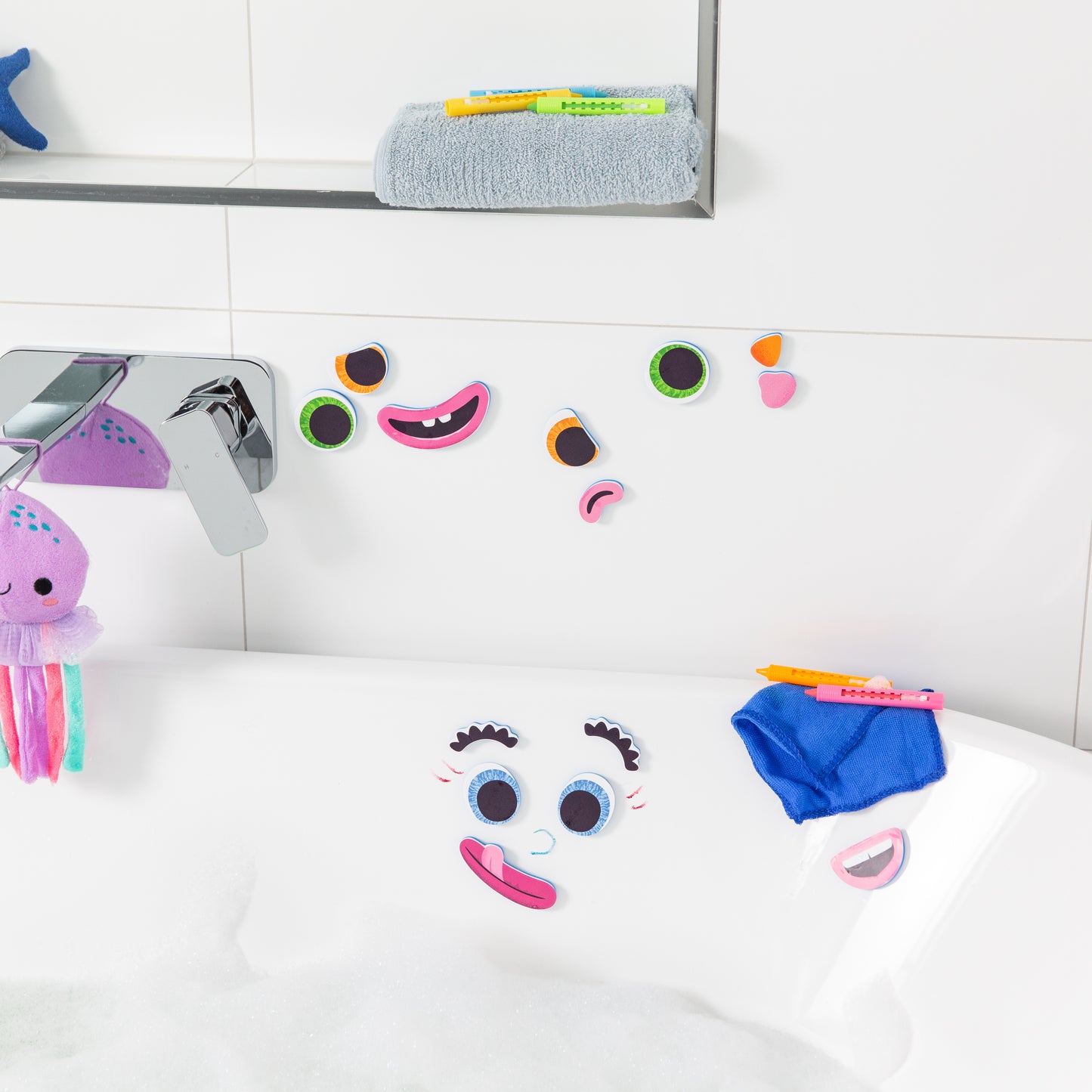 Caras en el Baño – Tiger Tribe