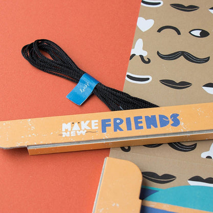Make New Friends – Guirnaldas con caras y pegatinas | Londji