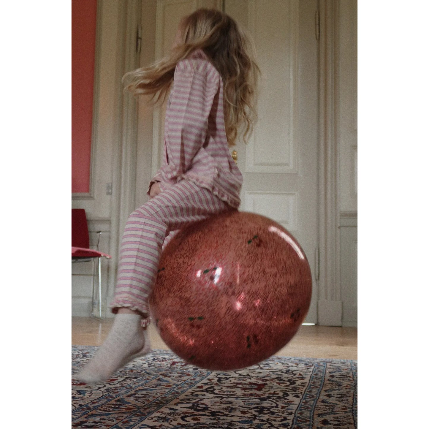 Pelota Saltarina Gigante con Asa – Konges Sløjd