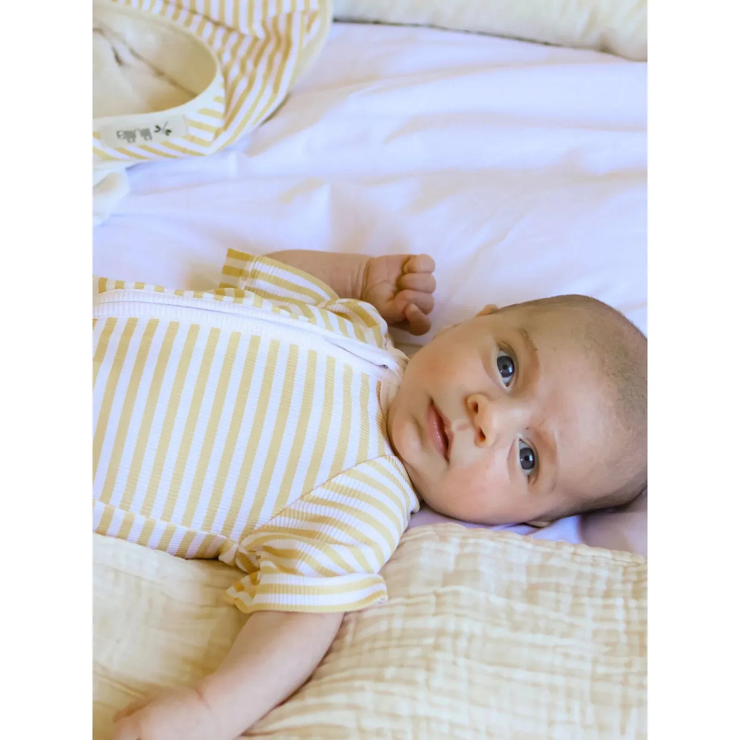 Pijama Corto Zippy Romper de Verano de Bambú – Yellow Stripes | Lilulila