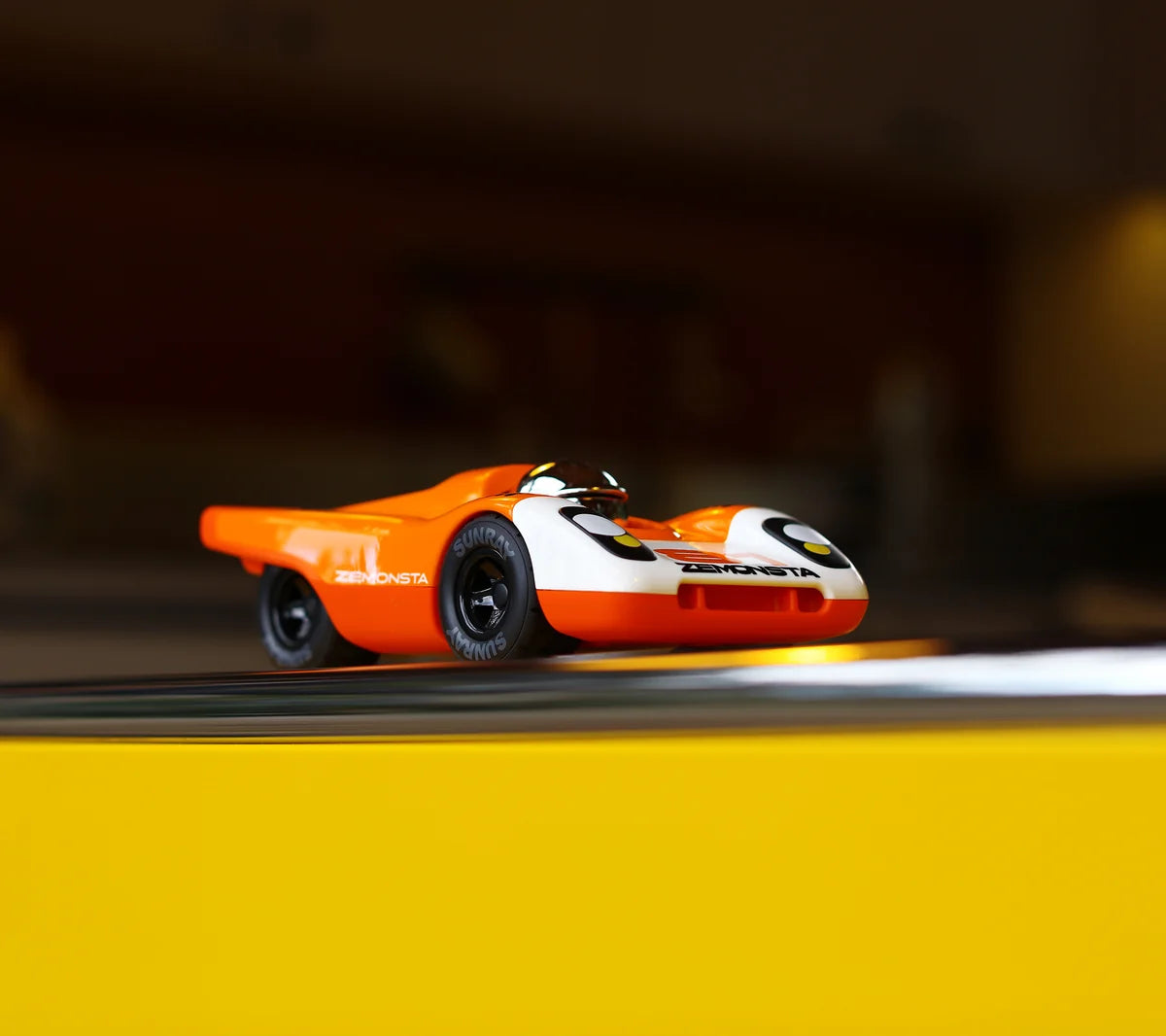 Coche Egon Zemonsta – Playforever