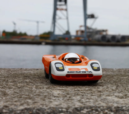 Coche Egon Zemonsta – Playforever