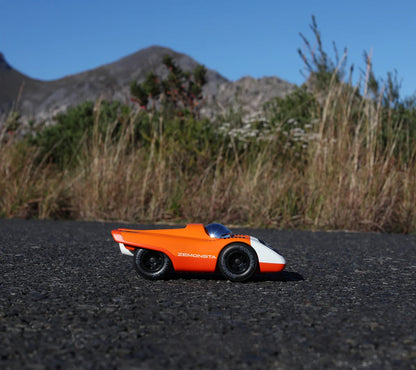 Coche Egon Zemonsta – Playforever