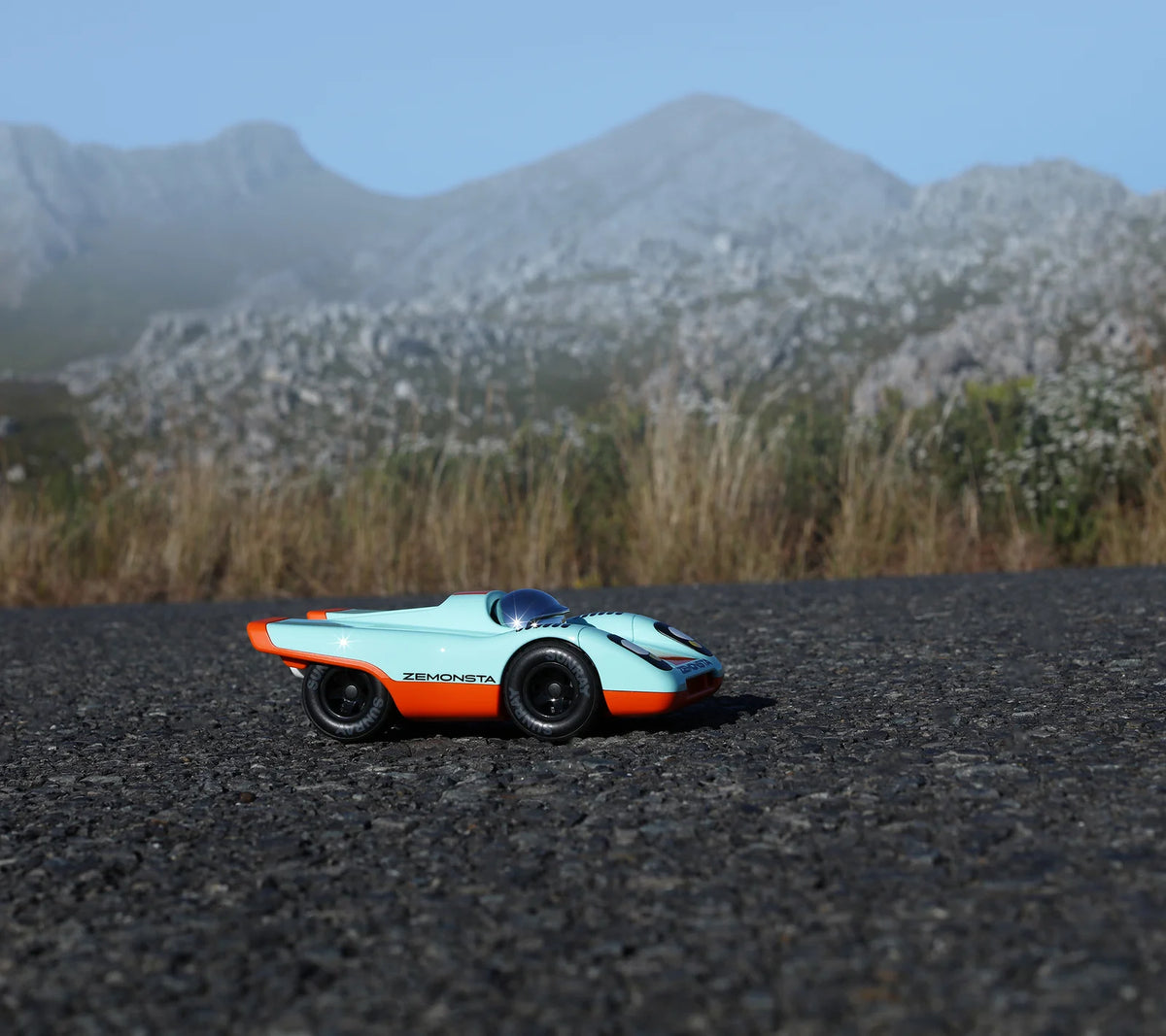 Coche Klaus Zemonsta – Playforever