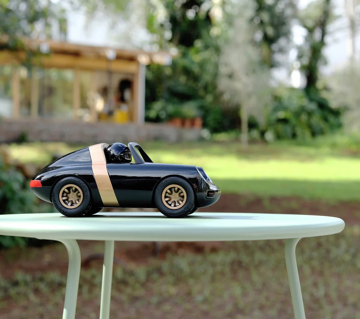 Coche Luft Crow – Playforever
