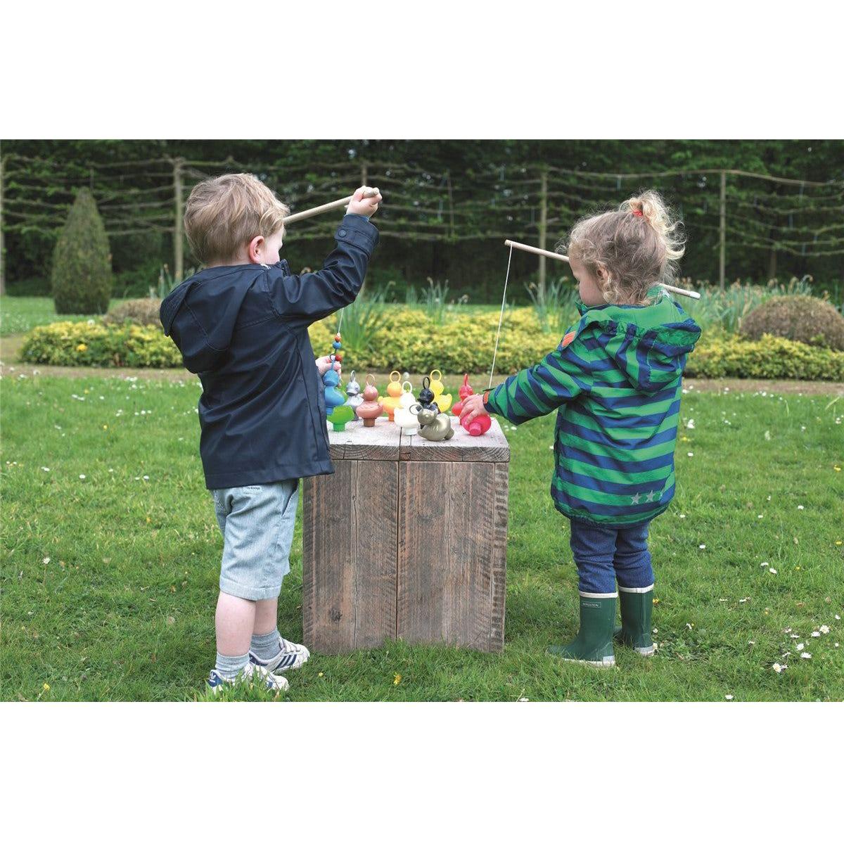 Set de 6 Patitos Arcoíris para Pescar con 2 Cañas – Scratch Europe