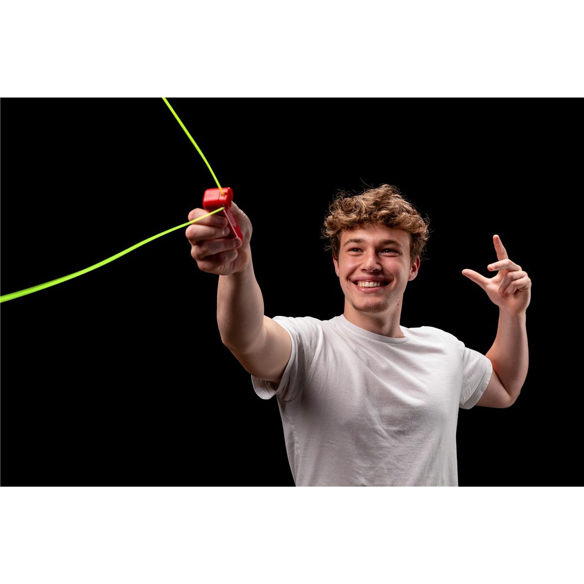 ZipString Rock'it Red - Floating String Toy