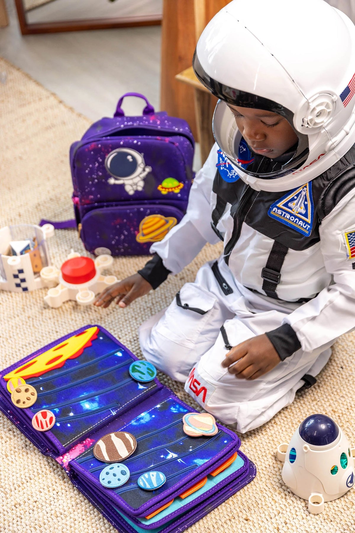 Libro Sensorial Space Busy Book + Mochila – My First Book
