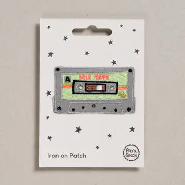 Petra Boase – Parche Termoadhesivo “Casete Retro”