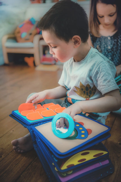 Libro Sensorial Space Busy Book + Mochila – My First Book