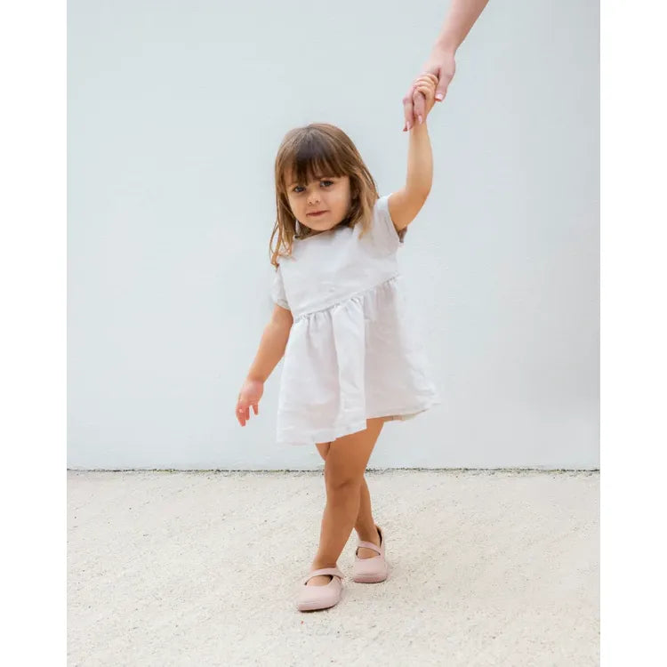 Sienna – Barefoot Dancer | Muris