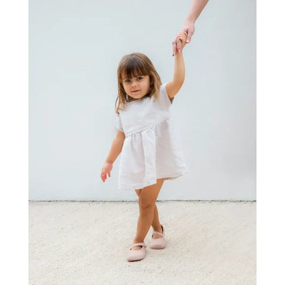 Sienna – Barefoot Dancer | Muris