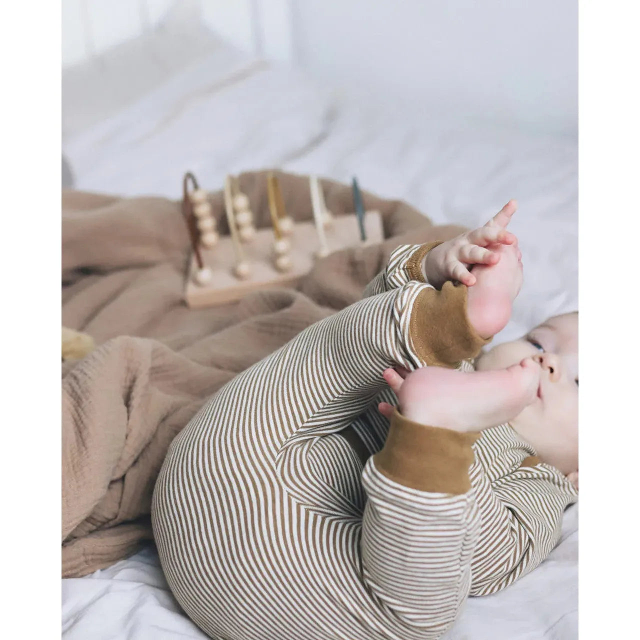 Jogger Orgánico “Toffee Stripes” North Baby
