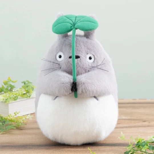 Peluche Totoro Gris con Hoja (Dodonko) – Studio Ghibli